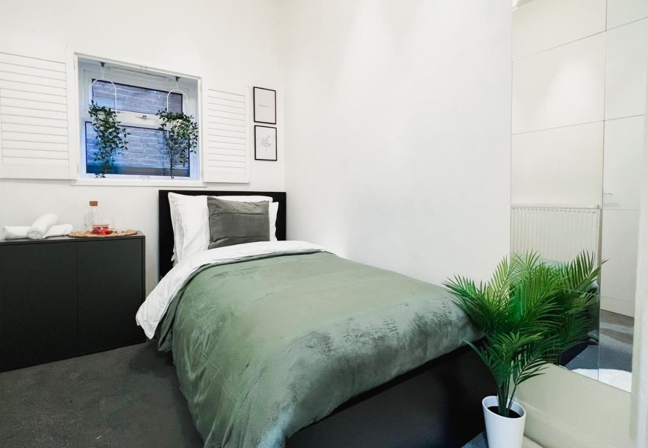 Stylish 3 Bed Flat With Garden Daire Londra Dış mekan fotoğraf