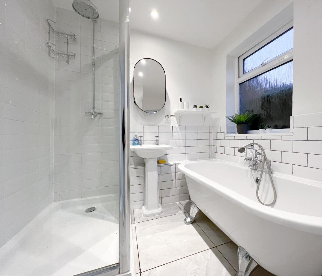 Stylish 3 Bed Flat With Garden Daire Londra Dış mekan fotoğraf
